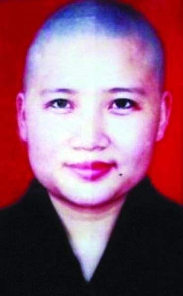 歌手李娜出家前共有几次感情经历,歌手李娜因何原因出家