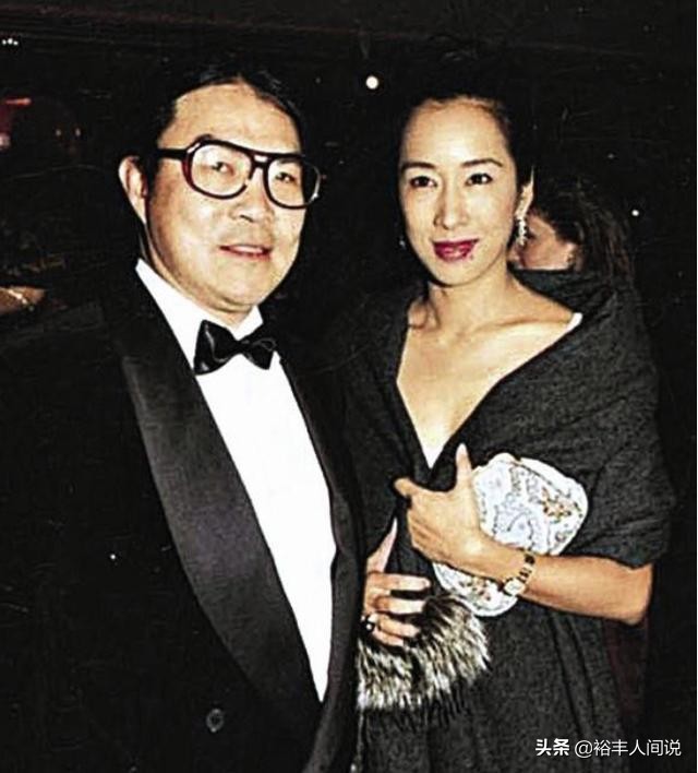 霍震霆独自一人逛超市,霍震霆出门为什么不带保镖