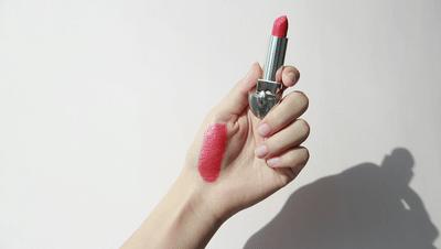 晒得再黑也不怕，这9支口红就是我的”秘密*器武**“