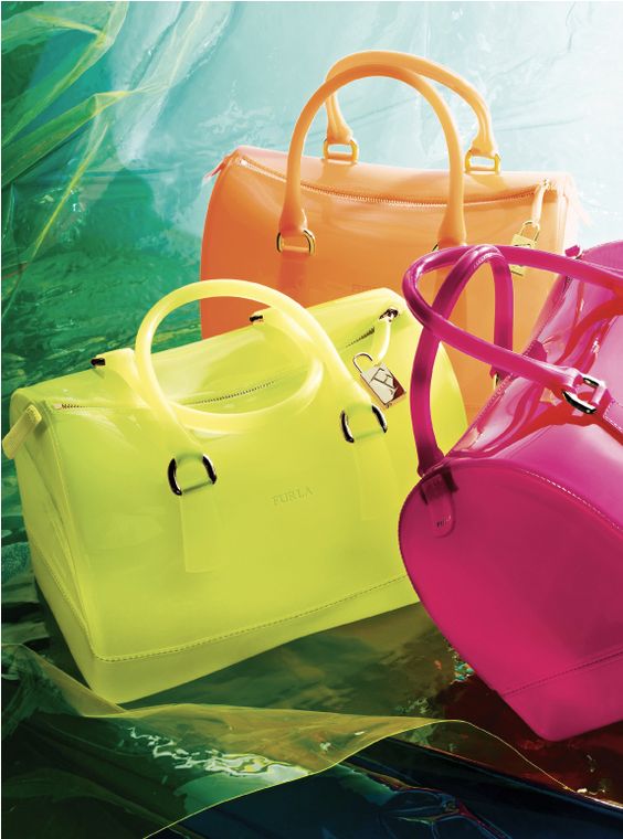 2000块钱的包包能称得上好吗,几千就能买到的大牌包包