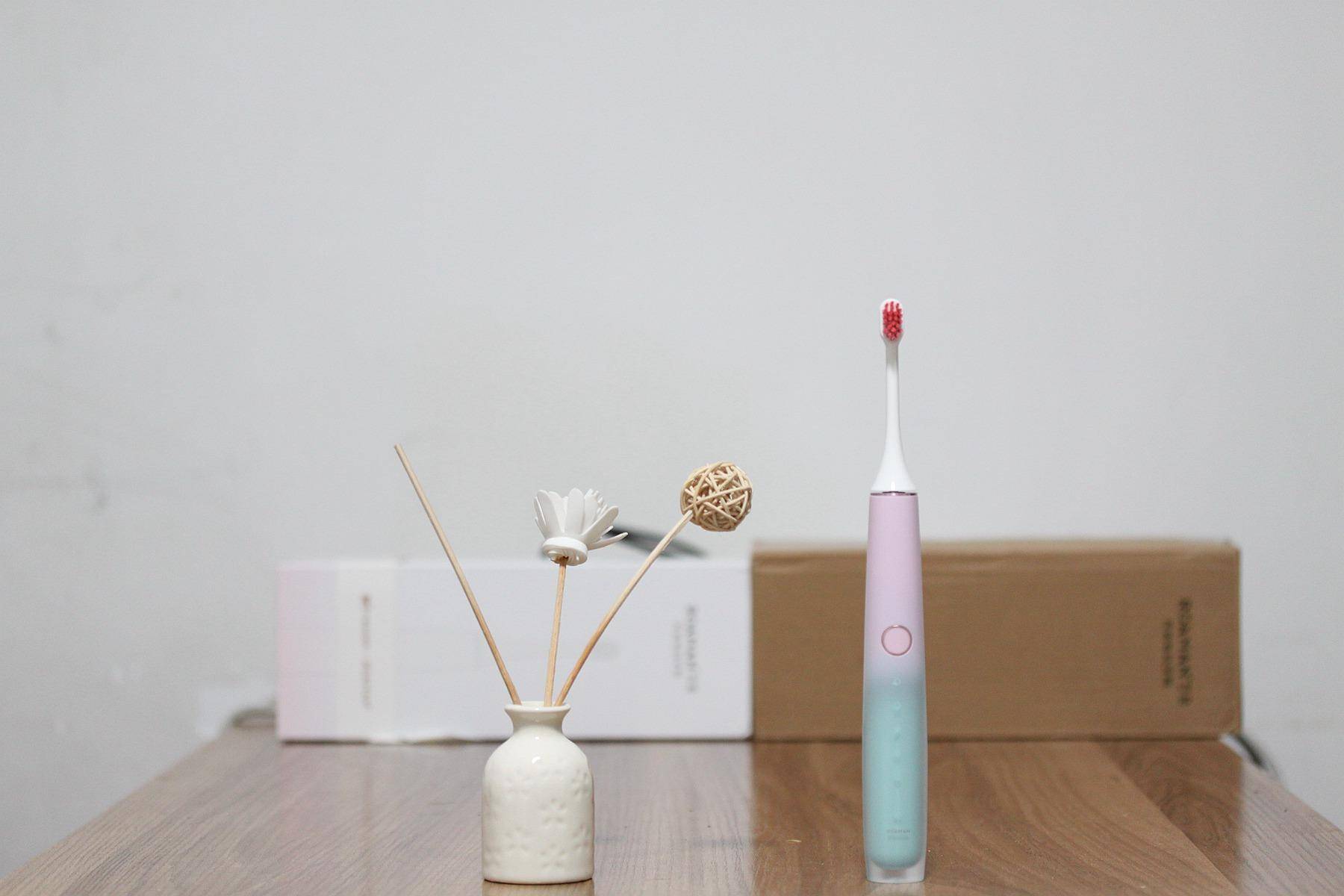 罗曼电动牙刷t40礼盒,罗曼电动牙刷t40怎样上刷头