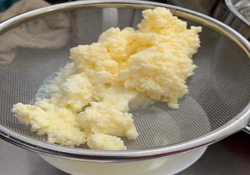 奶油打发过头了变成了豆腐渣,奶油打发失败怎么利用