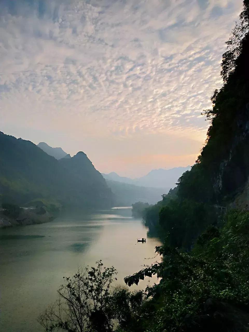 广东居然藏着一个神秘天坑,广东这座小镇藏着多少宝藏