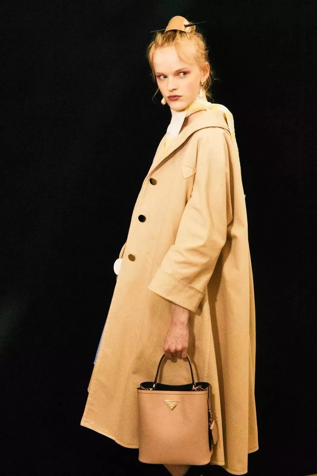 prada2019秋冬女装配色要点,prada2020早春度假系列