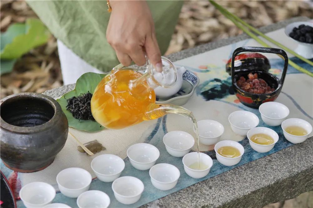 招募|穿过四季跑进福建，这一次跟着村跑去邂逅永春红