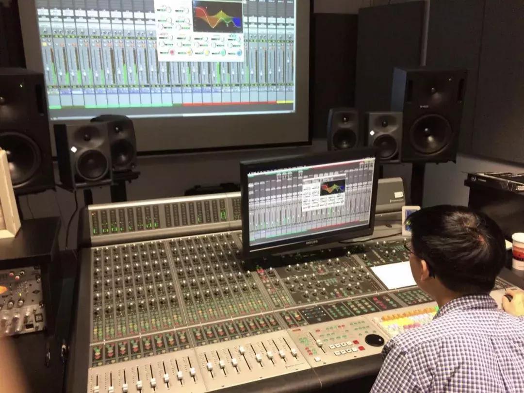 物理老师爆红,史上最潮物理老师