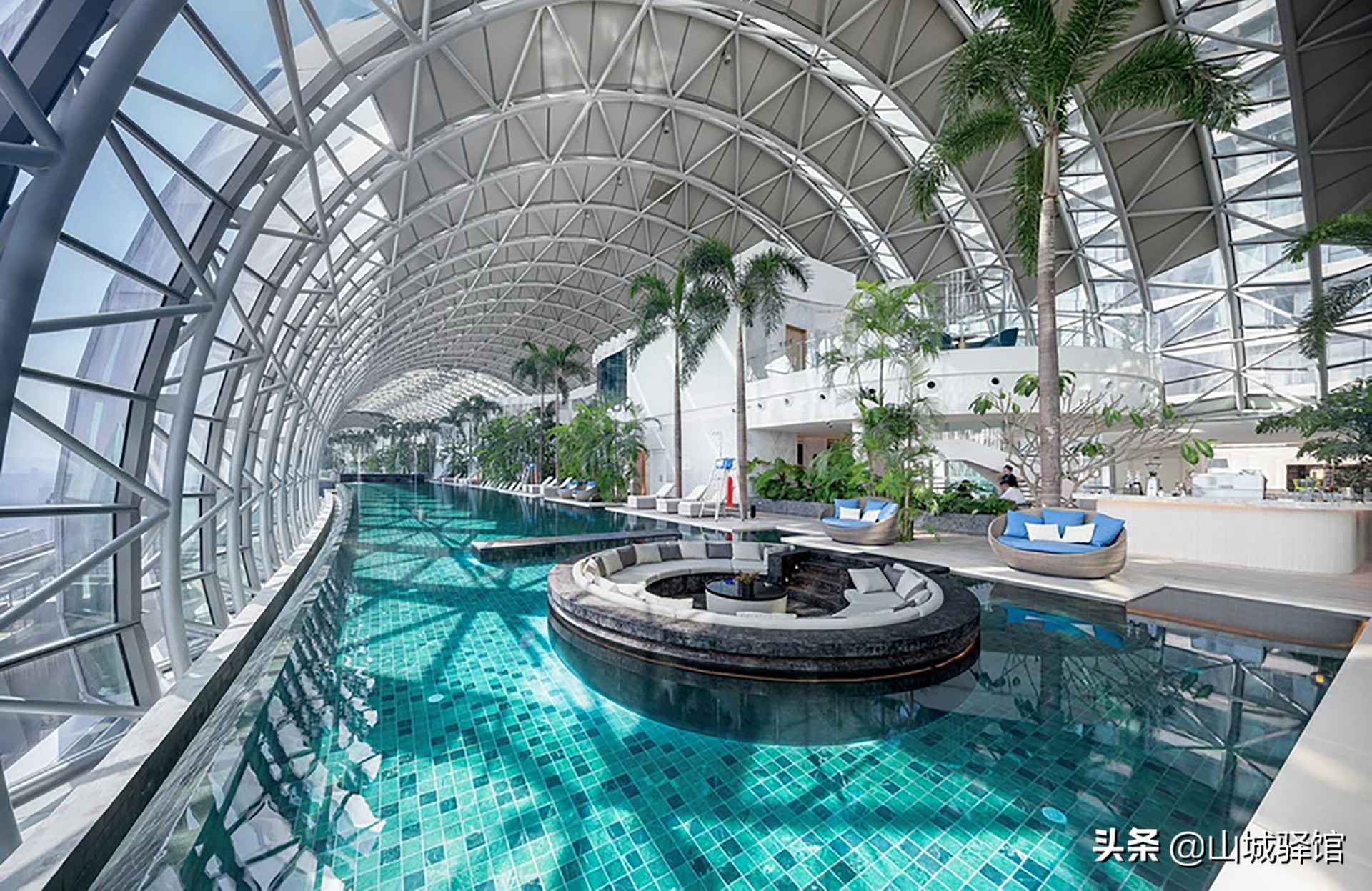 重庆云端之眼高空观景台来福士,俯瞰重庆观景台