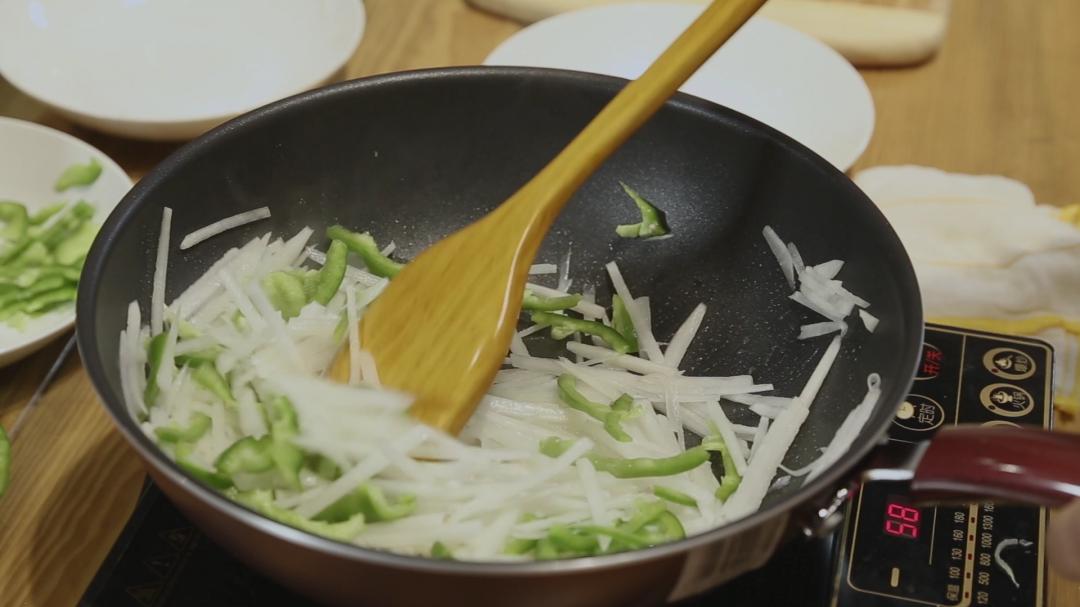 中国橄榄油和外国橄榄油哪个好,进口的橄榄油怎么吃对身体有好处