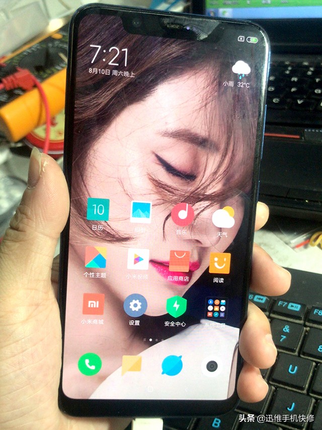 小米8进水黑屏了怎么拆机,小米8探索版进水能开机屏幕不亮