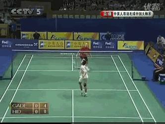 羽毛球必学八大技巧假动作,羽毛球必学10个假动作