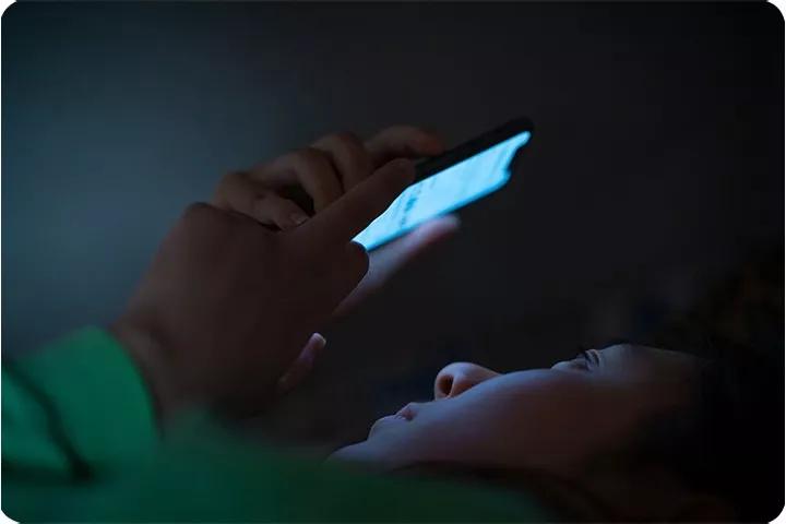 孕期偶尔熬夜有事没,孕期熬夜胎儿也在熬夜吗