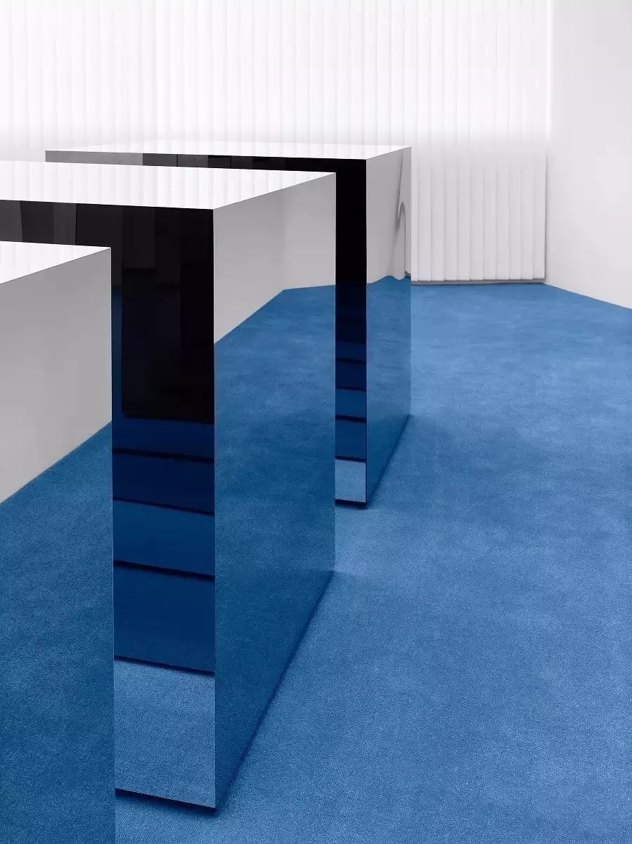 全球仅50多家店、年销售2亿欧元的Acne，门头竟然无LOGO？