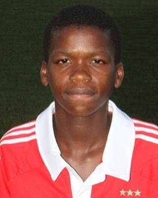 曼联本赛季转会费,曼联转会2019年薪