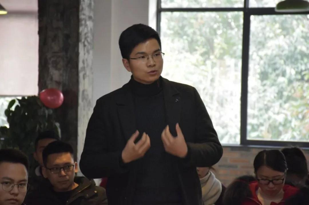 他白手起家创业后身价竟上亿,从白手起家到发家致富的小哥