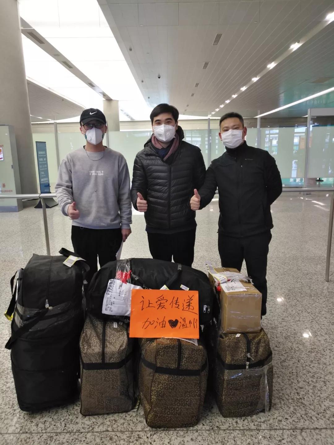 这群“高温青年”,属实太暖!