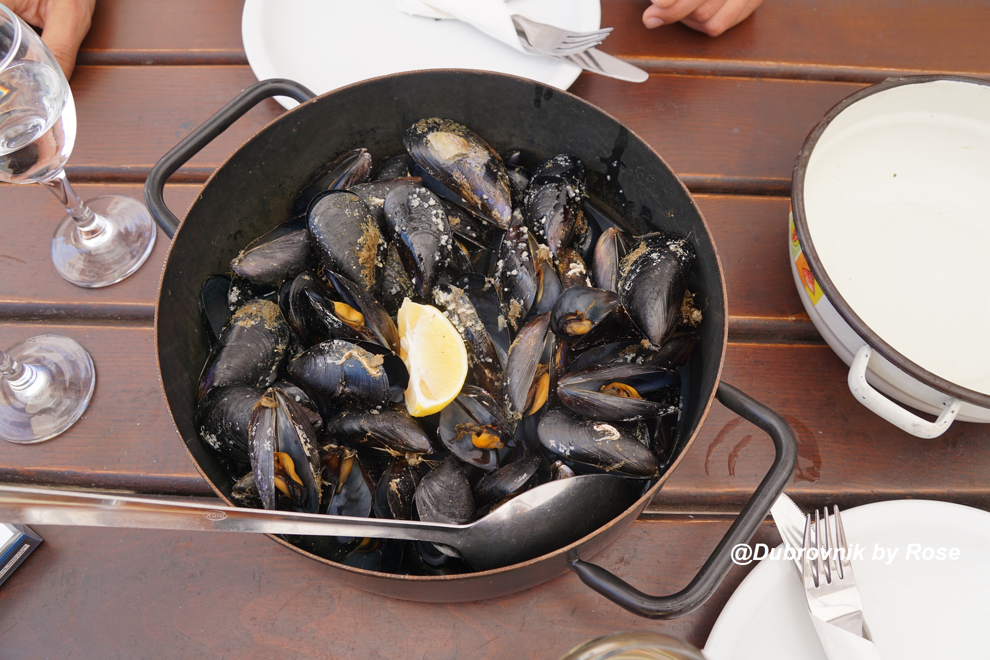 克罗地亚圣托里尼,克罗地亚和圣托里尼