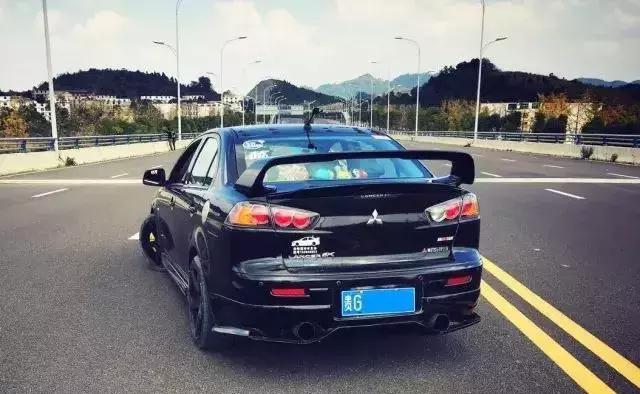 街霸三菱翼神改装,三菱evo街霸改装