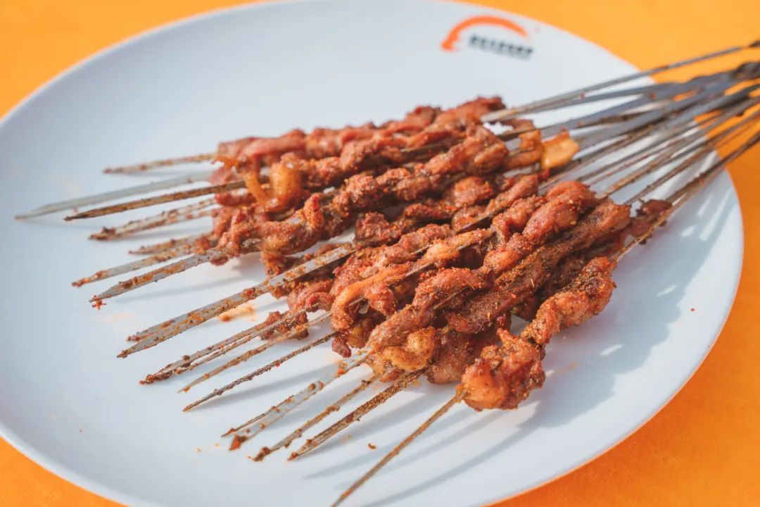 人生一串,快乐相伴|遵义新东方带你烤出人生新滋味