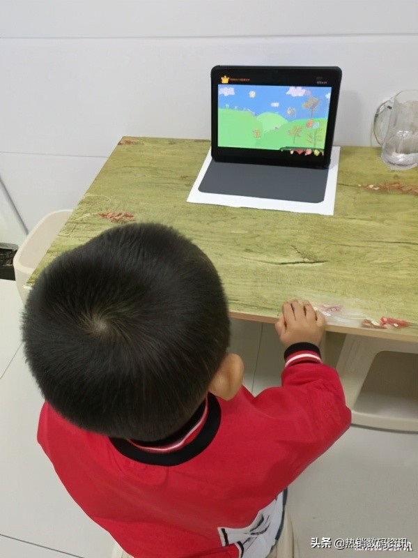 小天才护眼平板t1k1区别,小天才t1平板怎么样