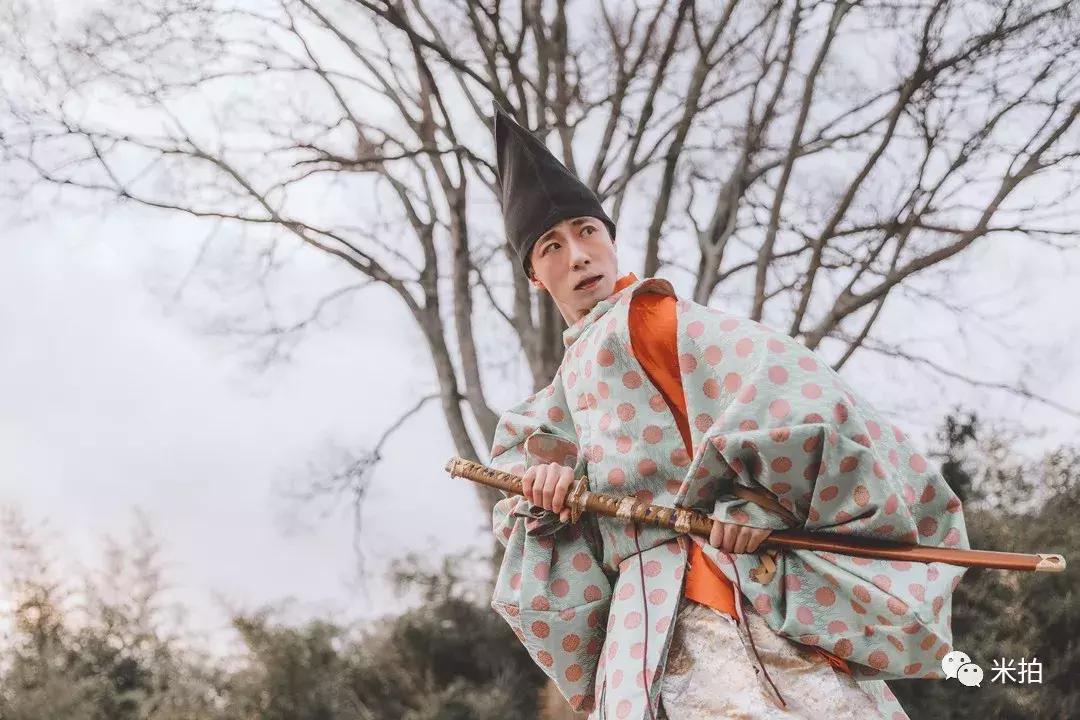 男摄影师爱上女富婆,男生摄影师爱上了美女