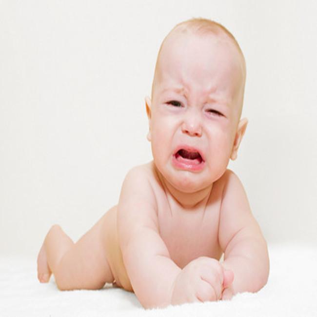 怎么才能让宝宝认生只让妈妈抱,婴儿认生只要妈妈抱怎么办