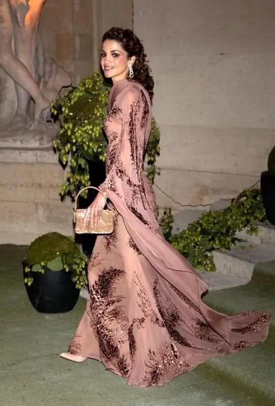 黎巴嫩爆炸发生后,巩俐章子怡的挚爱无声落泪……