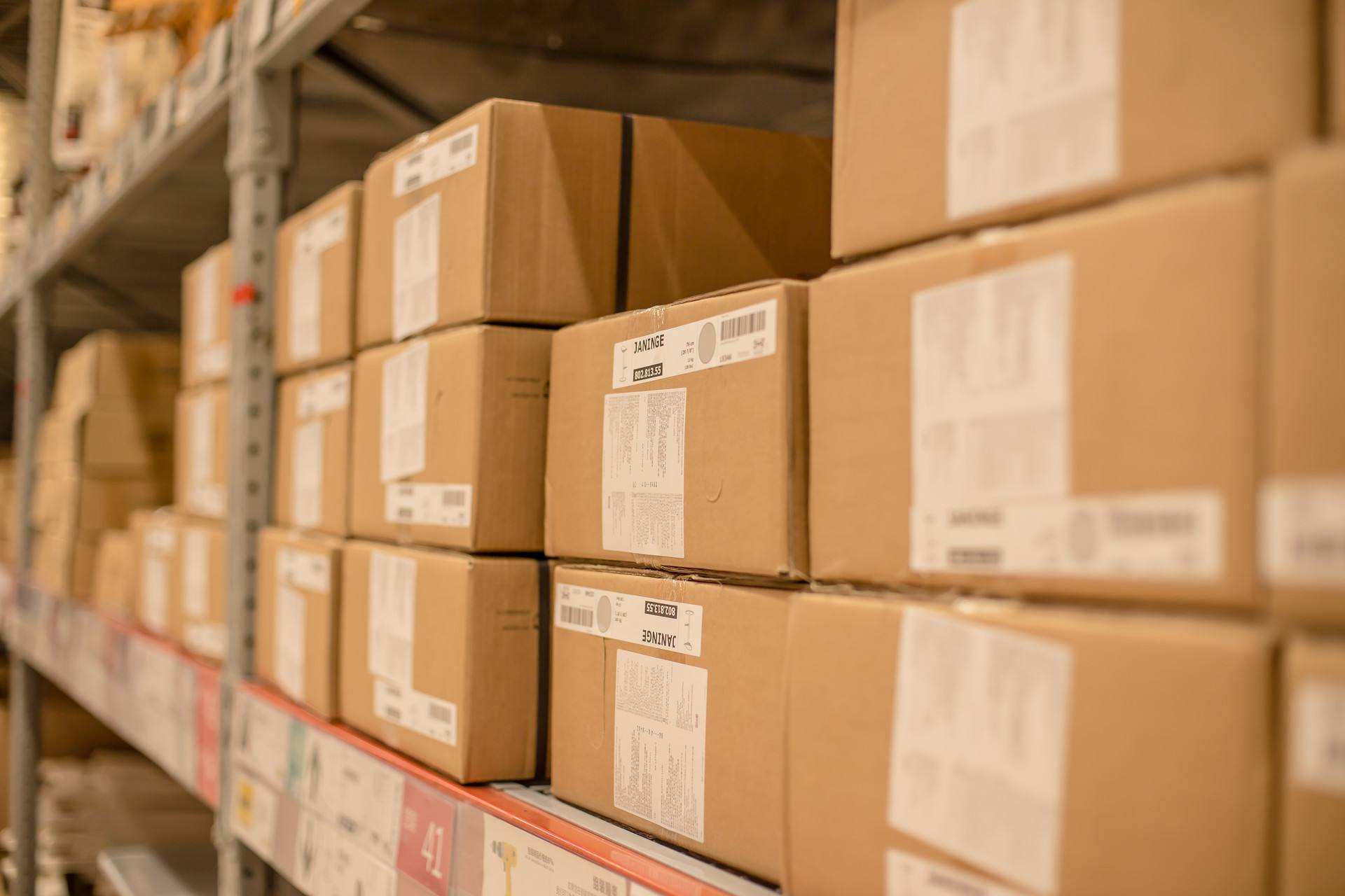 那些从国外寄国内快递的内幕,在美华人快递