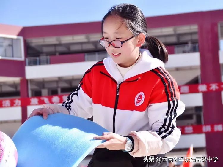 鍙堟槸鍒汉瀹剁殑瀛︽牎,鍙堟槸鍒汉瀹剁殑瀛╁瓙瀹屾暣瑙嗛