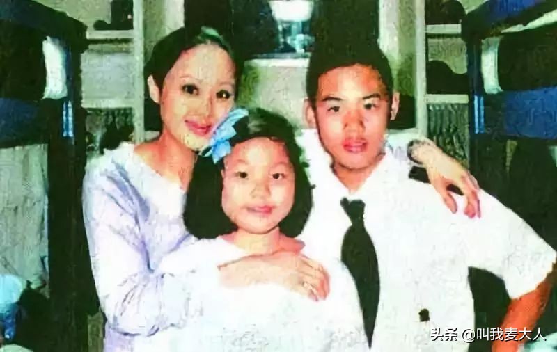 负债2.5亿交往5个男友，她让两位亿万富翁丈夫破产，拜金指数10​