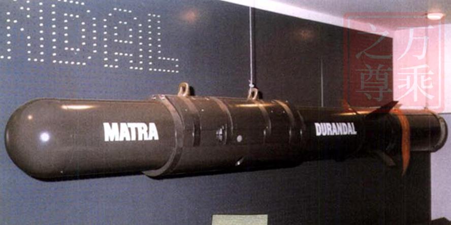 曾落后40年，曾被轰炸过，今天的中美空军制导*弹炸**装备水平对比