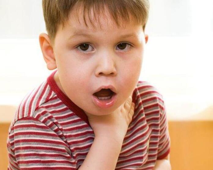 熊孩子误食耳机，医生表示让它自行出来，孩子：我怕胃里放音乐