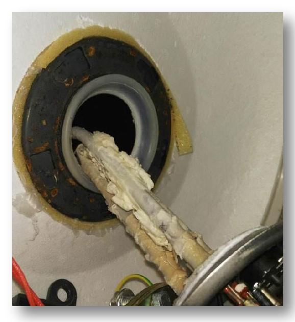 热水器的镁棒有没有防漏电的功能,热水器加热镁棒时间长了会漏电吗