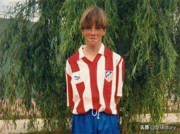 他一直被命运眷顾，生涯前段，他是天之骄子，后段，他是上帝宠儿