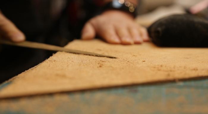 皮具褪色怎么处理,皮具磨损的修补方法