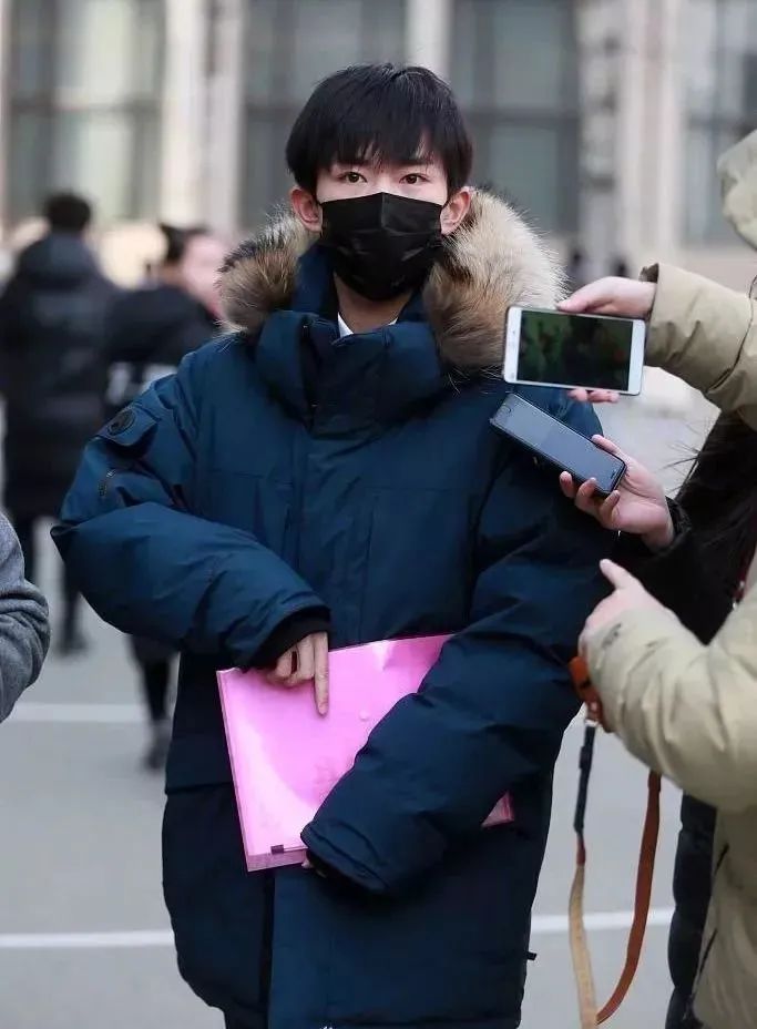 易烊千玺由国民弟弟变成实力演员,易烊千玺真实家境到底如何