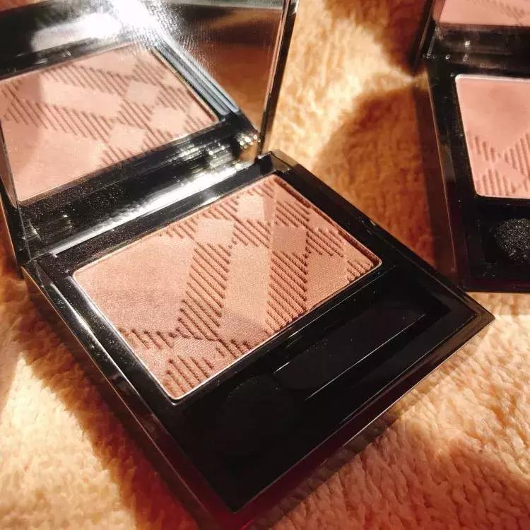 最值得买的巴宝莉,我只花费了2000元就买到了它英文