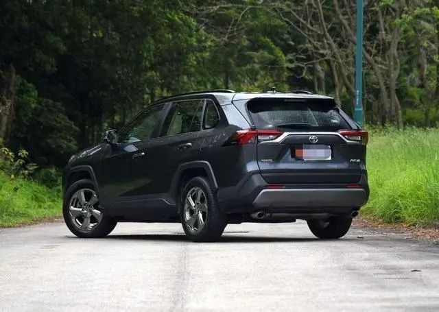 丰田rav4荣放和本田crv哪个底盘好,丰田rav4的拆解