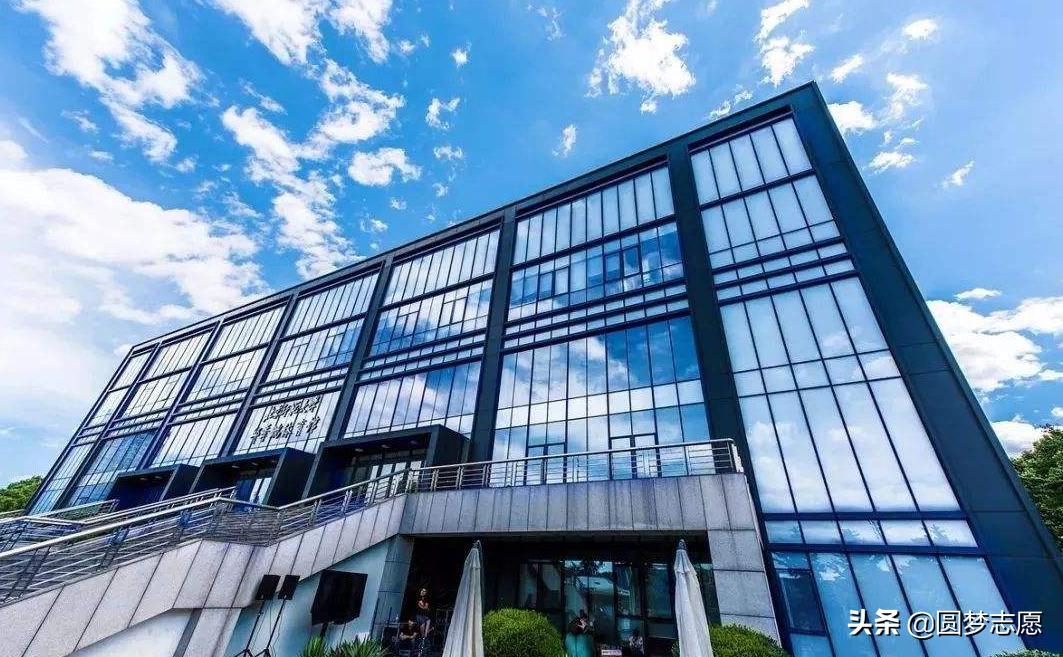 北京师范大学是不是最好的师范,北京师范大学世界排名多少位