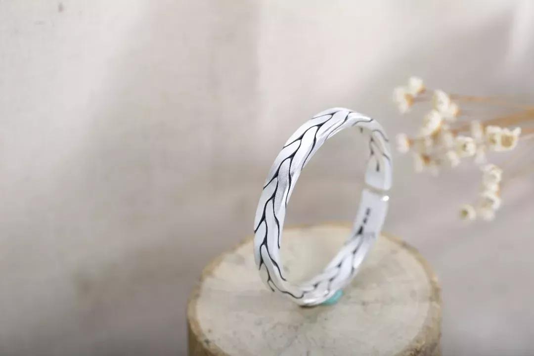 大牌拿我们当傻子吗!掉钻、变黑,智商税交了那么多年还不够?