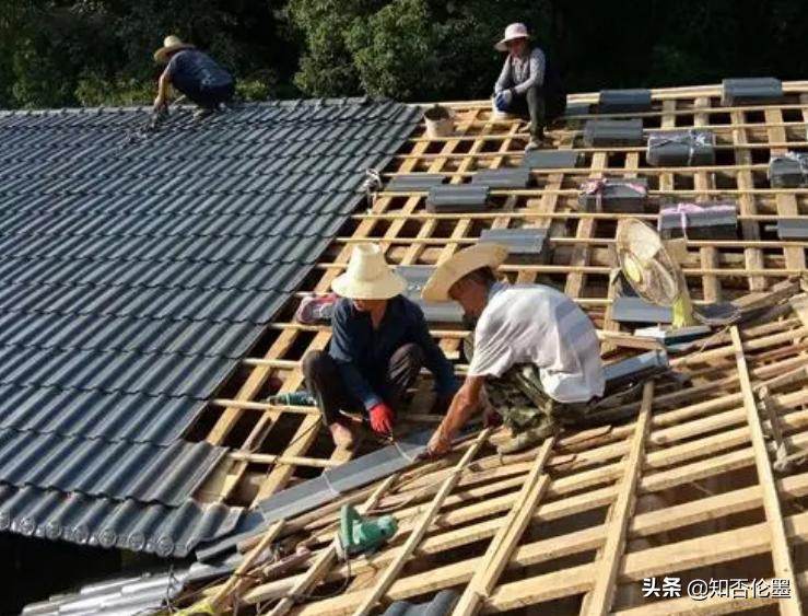 农村盖房用砖和砌块哪个更好,农村盖房琉璃瓦好还是树脂瓦好