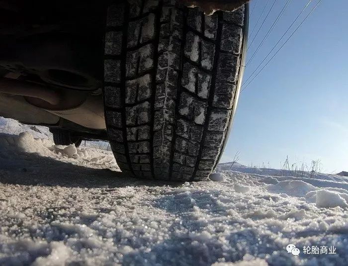 邓禄普雪地胎测评,邓禄普全地形轮胎冰雪路面