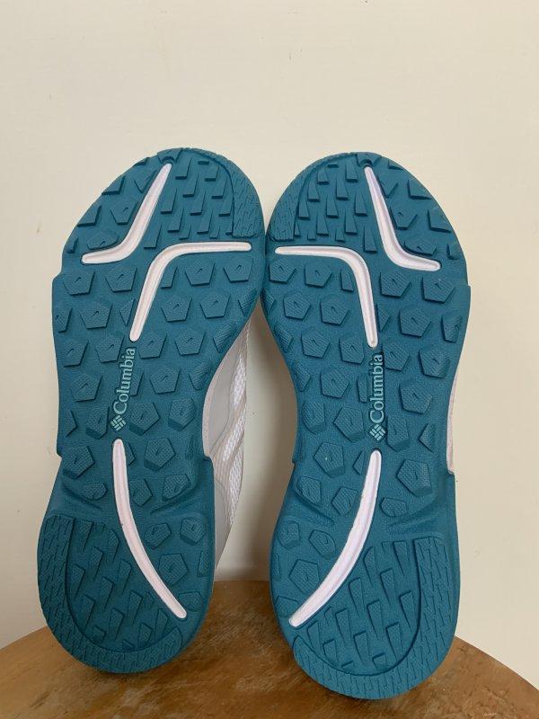 哥伦比亚日常徒步都可以穿的鞋,穿哥伦比亚爬珠峰