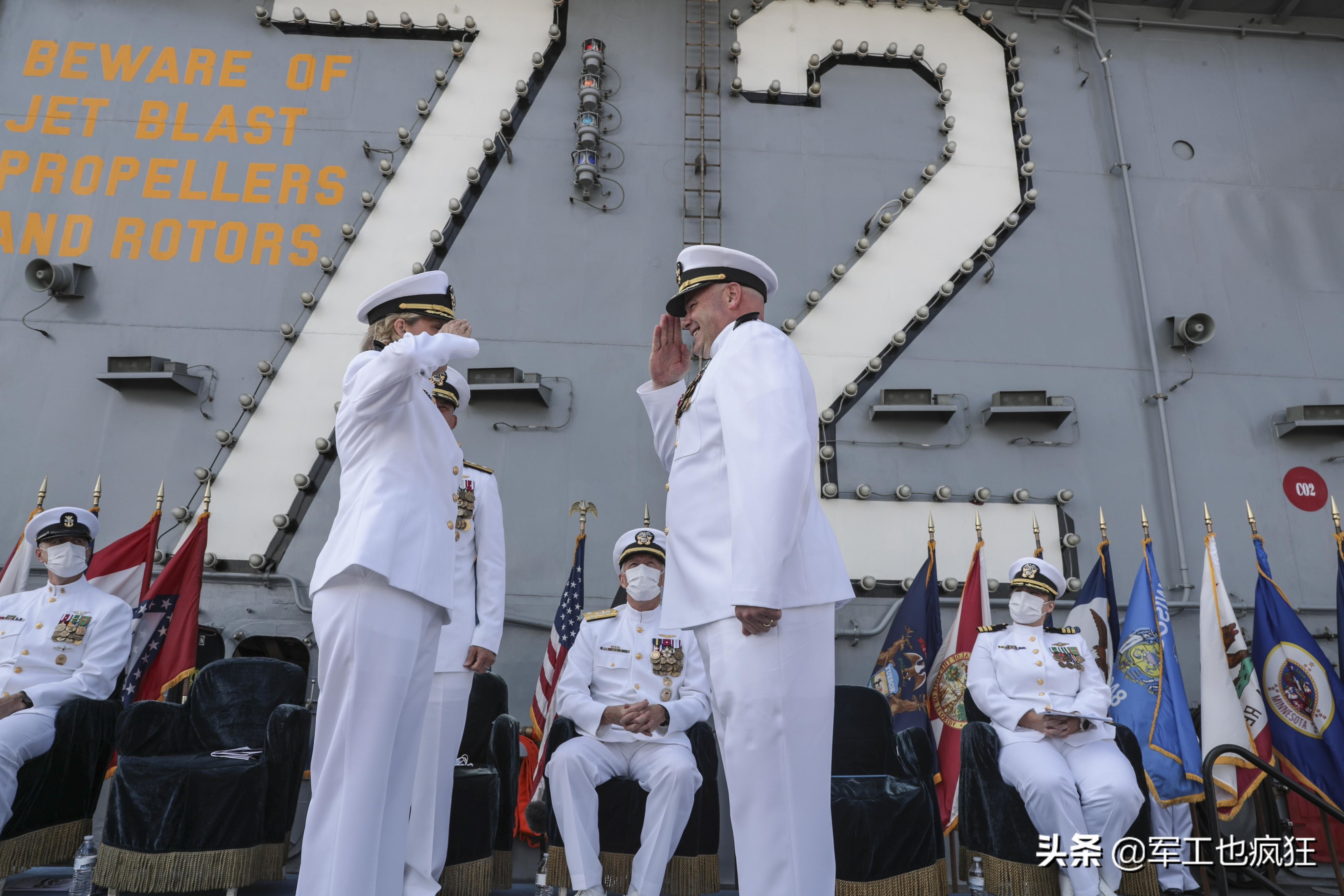 美国林肯号航母舰长,林肯号女舰长图片