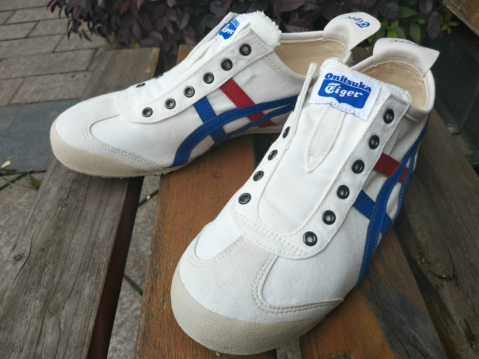 鬼冢虎鞋和亚瑟士有什么不同,鬼冢虎和亚瑟士图片