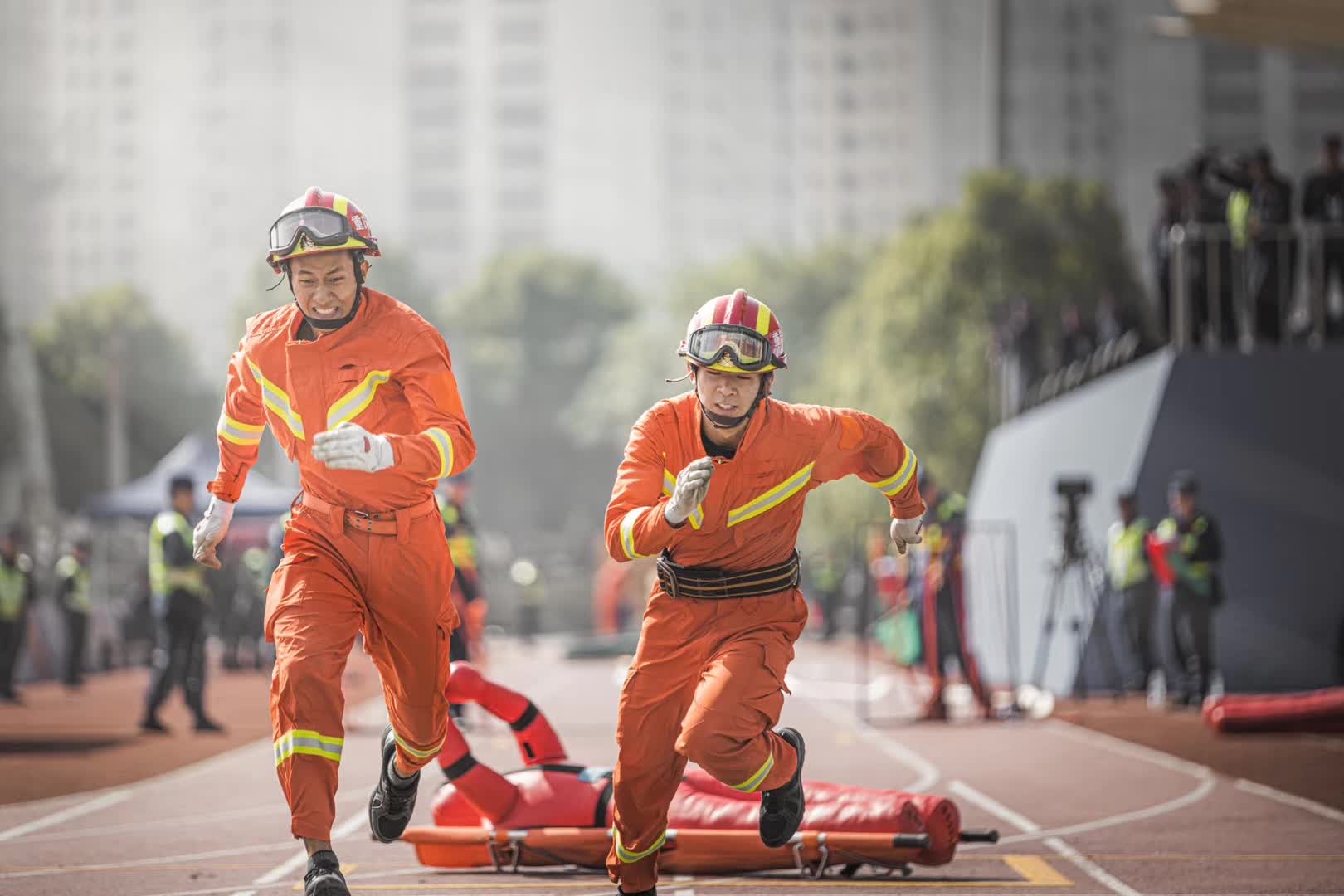 全国“火焰蓝”比武竞赛季军获得者车文林：困难面前不服输