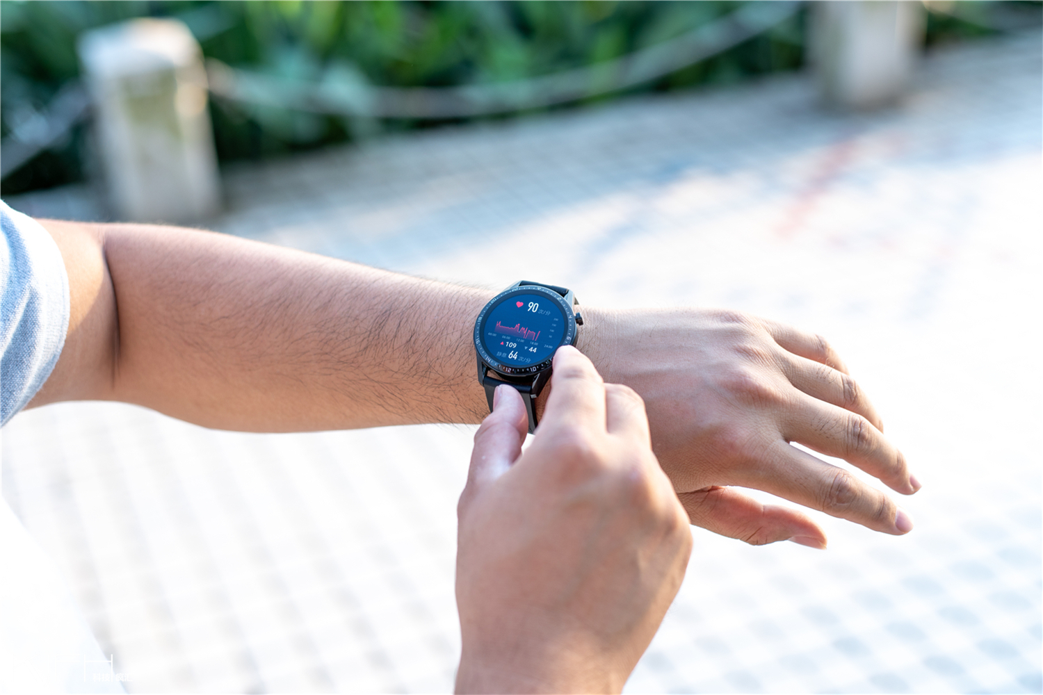 鍗庝负watchgtrunner鍜岄珮椹皃ace2,鍗庝负鎵嬭〃watchgt2pro瀵规瘮watch3