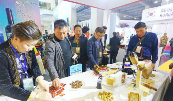 全球进口商品展世纪城,展会客商纷至沓来