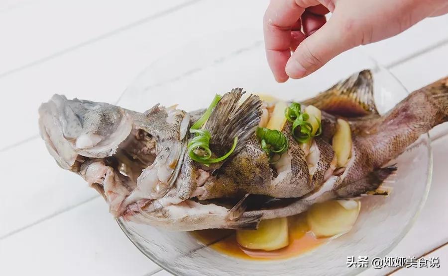 清蒸石斑鱼正宗的做法,清蒸石斑鱼的高档做法