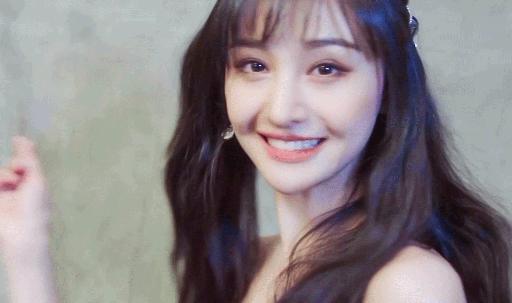 回眸一笑百媚生人生难得几回眸,回眸一笑百媚生古装美女回眸瞬间