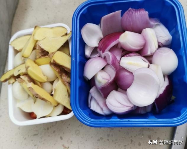 干锅鱼头煲的正宗做法,金汤干锅鱼头